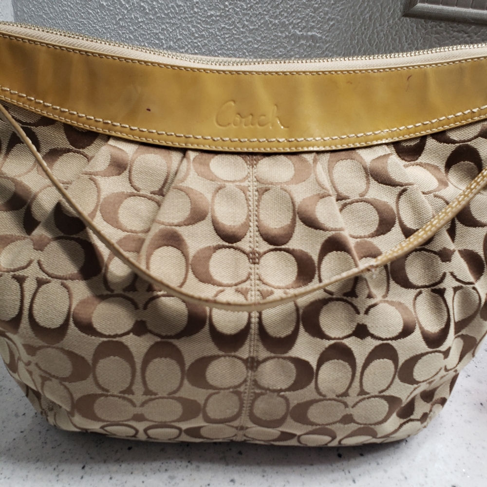COACH SHOULDER BAG
